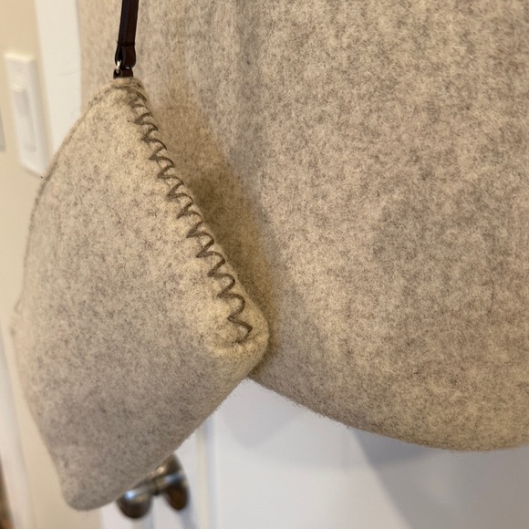 Banana Republic Cream Wool Tote Bag with Brown Handles - Picture 9 of 9